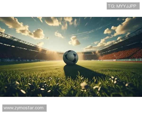 楼顶大足球：城市高空中的激情与梦想交汇的绿茵场